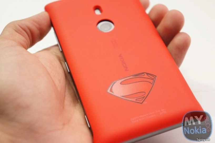 Ngắm nokia lumia 925 màu đen trong ốp sạc đỏ superman - 16