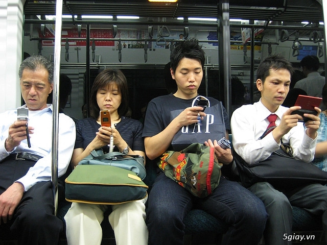 Nhật bản và văn hóa sử dụng điện thoại di động - 1