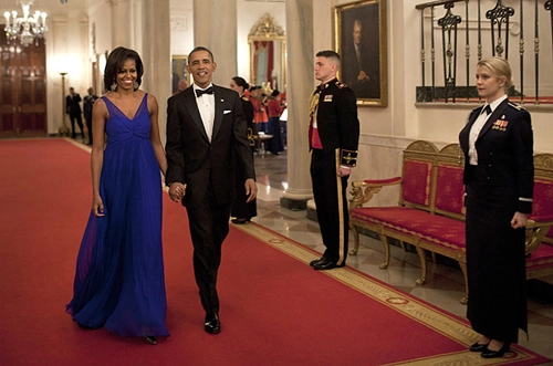 Những bộ váy chinh phục cử tri của bà obama - 5