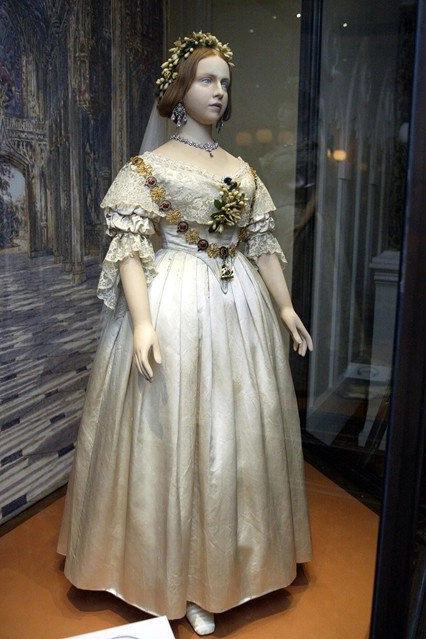 Những bộ váy cưới biểu tượng trong lịch sử - 5