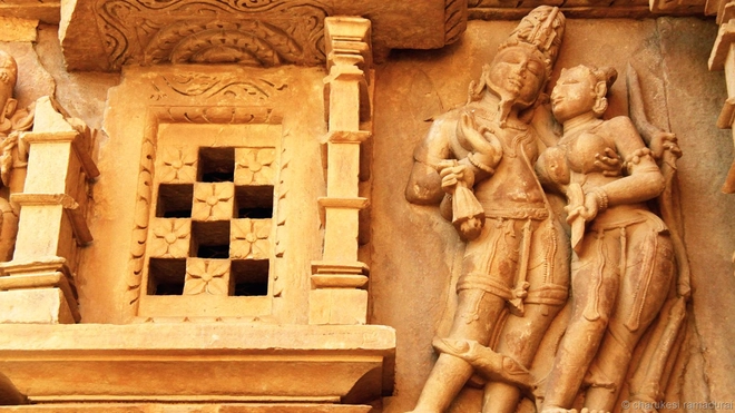 Những bức tượng nhạy cảm ở đền khajuraho ấn độ - 7