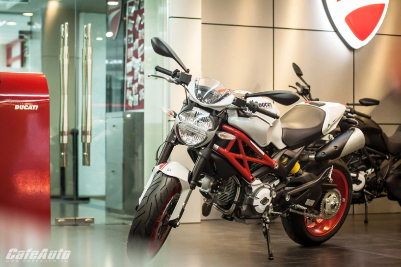 Những chiếc ducati monster 796 s2r đầu tiên tại vn có giá 405 triệu đồng - 1