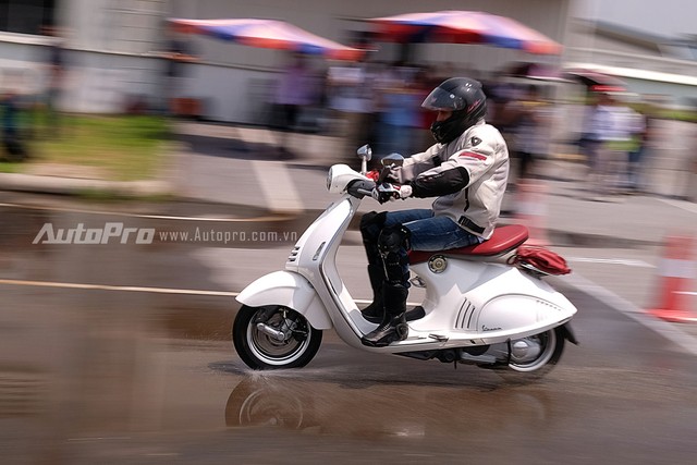 Những công nghệ an toàn như mô tô được trang bị trên vespa 946 - 4