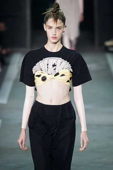 Những dáng áo crop-top gây chú ý ở new york fashion week - 9