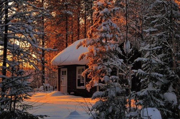 Những ngôi nhà đơn độc giữa tuyết trắng đẹp như tranh vẽ - 3