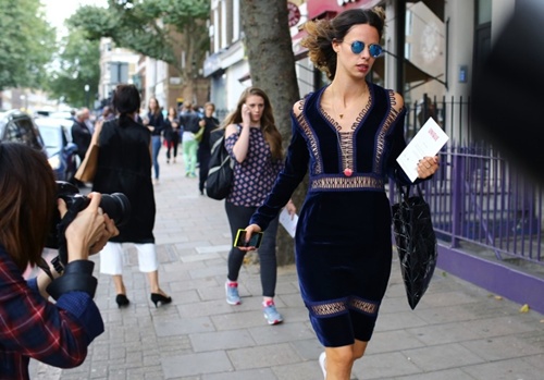 Những phong cách street style hot ở london fashion week tiếp - 7