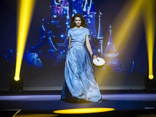 Những thiết kế couture lấy cảm hứng từ disney - 6