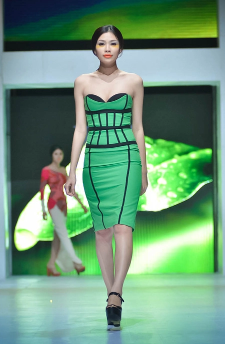  những trang phục ứng dụng đẹp nhất vietnam fashion week - 6