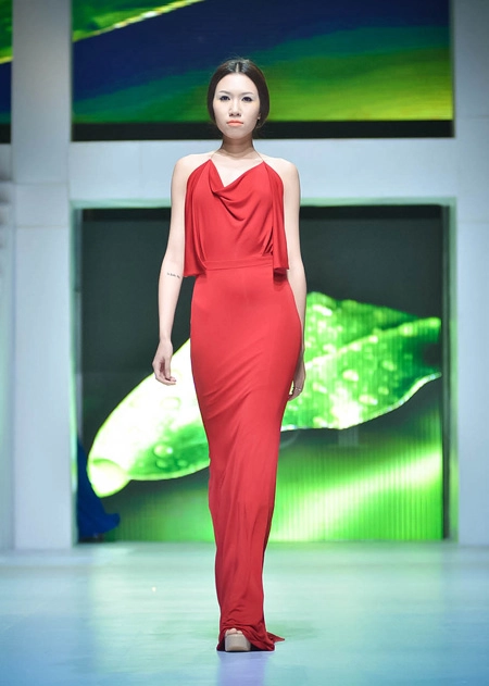 Những trang phục ứng dụng đẹp nhất vietnam fashion week - 8