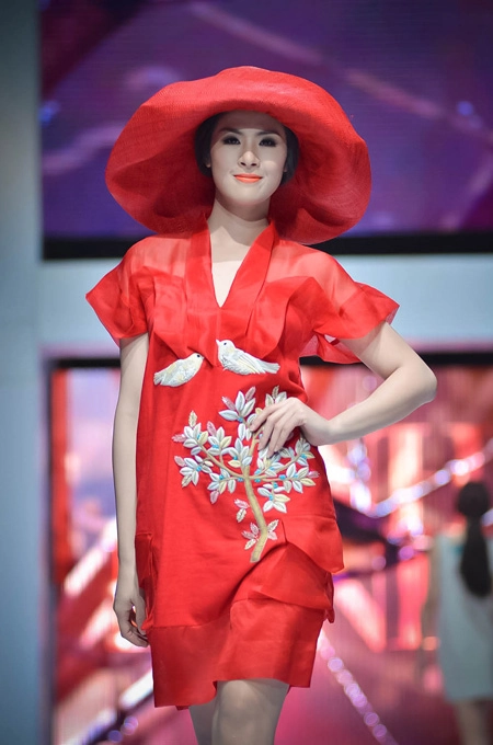  những trang phục ứng dụng đẹp nhất vietnam fashion week - 12