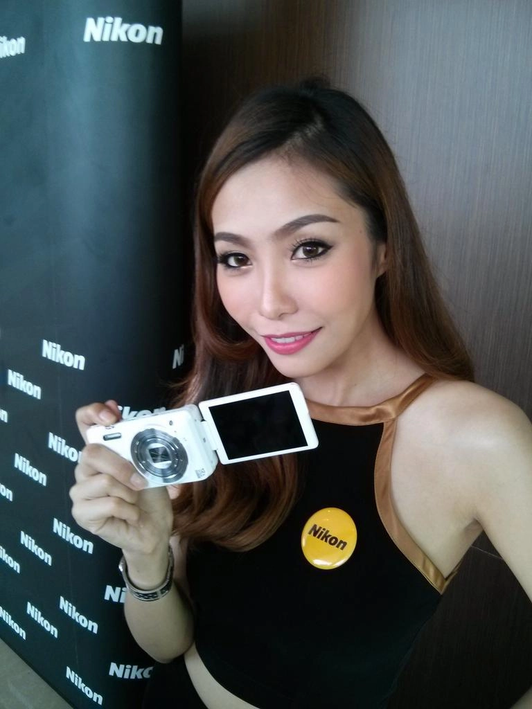 Nikon cũng tham gia vào thị trường máy ảnh selfie - 1