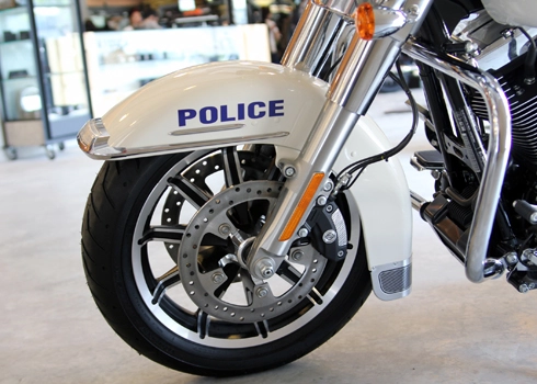 Ở sài gòn cảnh sát được trang bị moto gần 900 triệu - 6