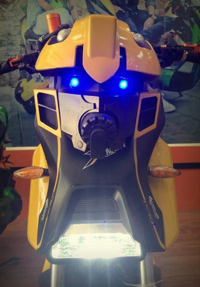 Optimus và bumble bee đọ dáng trong siêu phẩm xe điện - 4