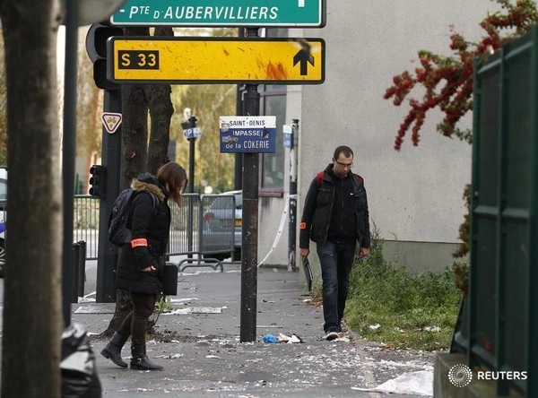 Paris vắng lặng đến đau lòng trong buổi sáng sau vụ khủng bố đẫm máu - 11