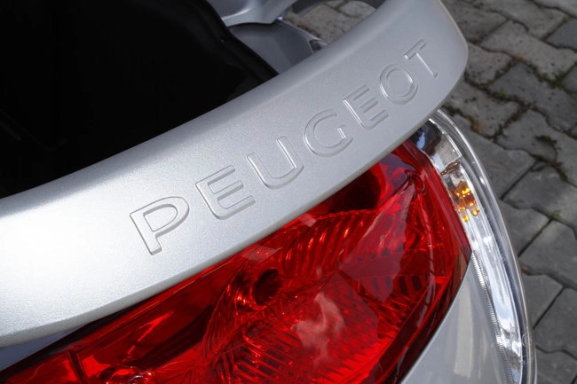 Peugeot citystar ac đối thủ nặng ký của honda pcx - 18