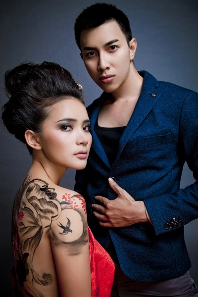 Phan như thảo vung kiếm tạo dáng với body painting - 9