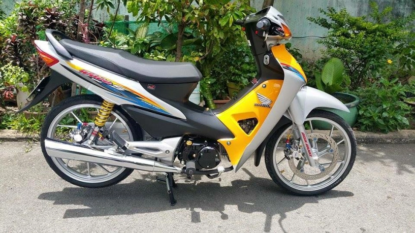 Phiên bản vàng bạc của chiếc honda wave thailan - 6