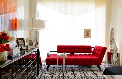 Phòng khách ấn tượng với ghế sofa đỏ - 6