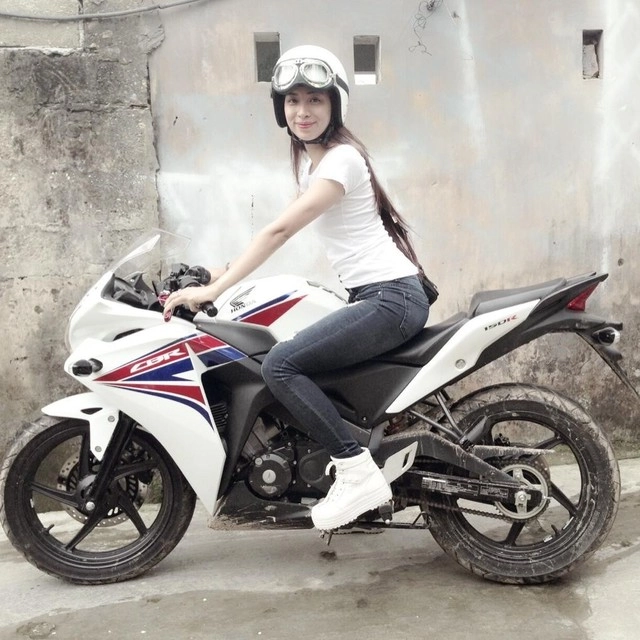 Phượt ngay đến huế để ngắm nữ biker xinh đẹp - 7