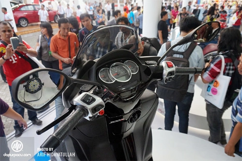 Piaggio ra mắt cặp đôi scooter sport tại indonesia - 17