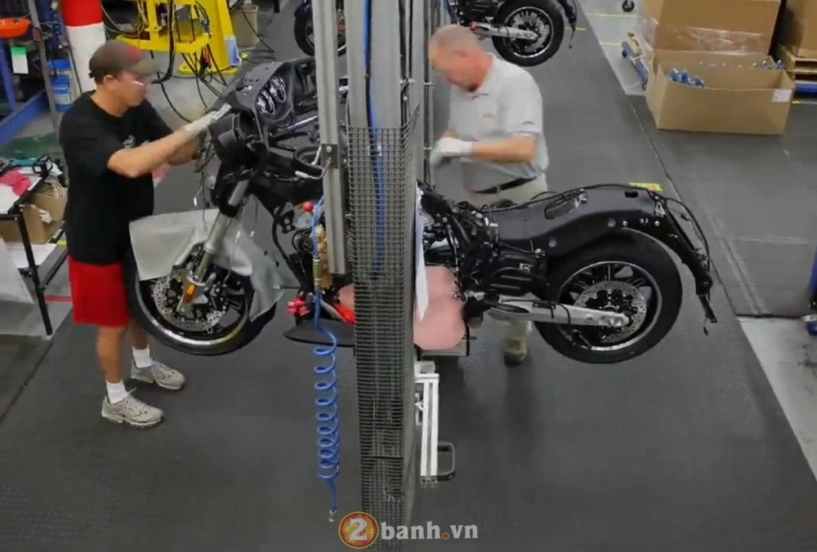 Quy trình ráp và đóng thùng 1 chiếc harley - 5