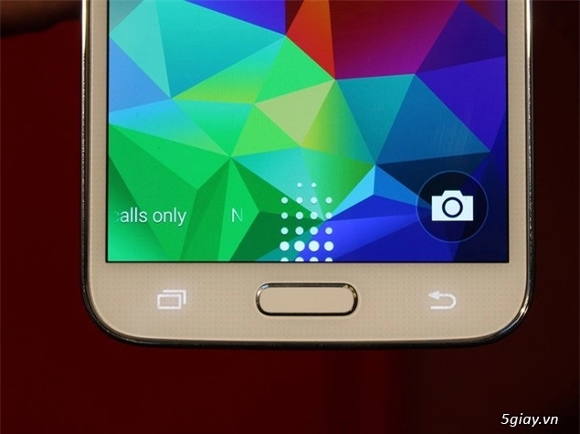 Samsung galaxy s5 và iphone 5s kẻ tám lạng người nửa cân - 3