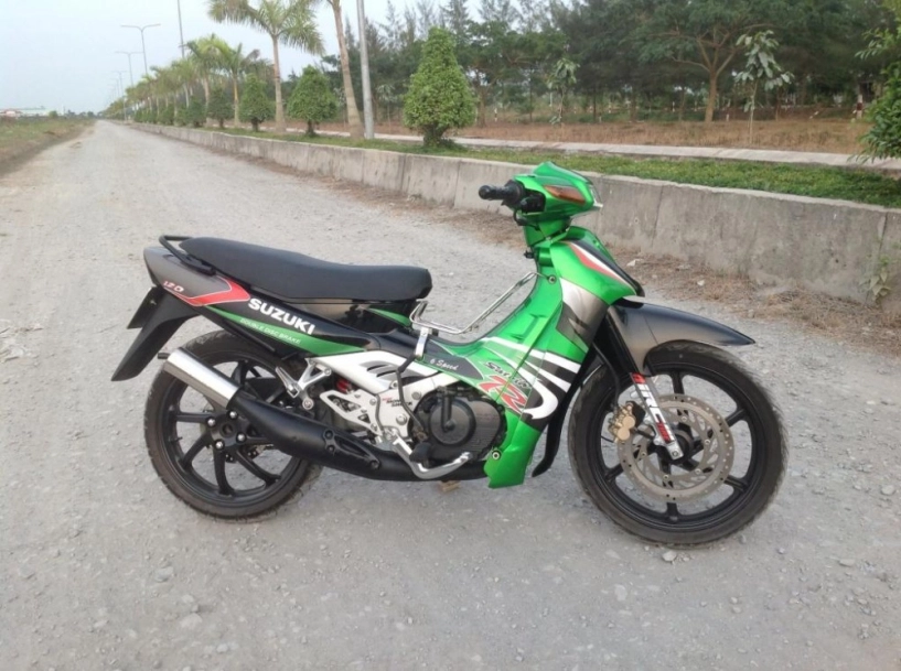 Satria r đơn giản cùng một gắp nsr - 1