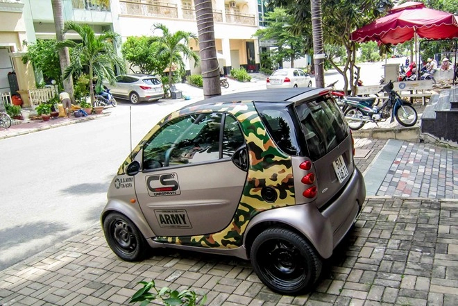 Smart fortwo độ họa tiết camo độc đáo ở sài gòn - 5