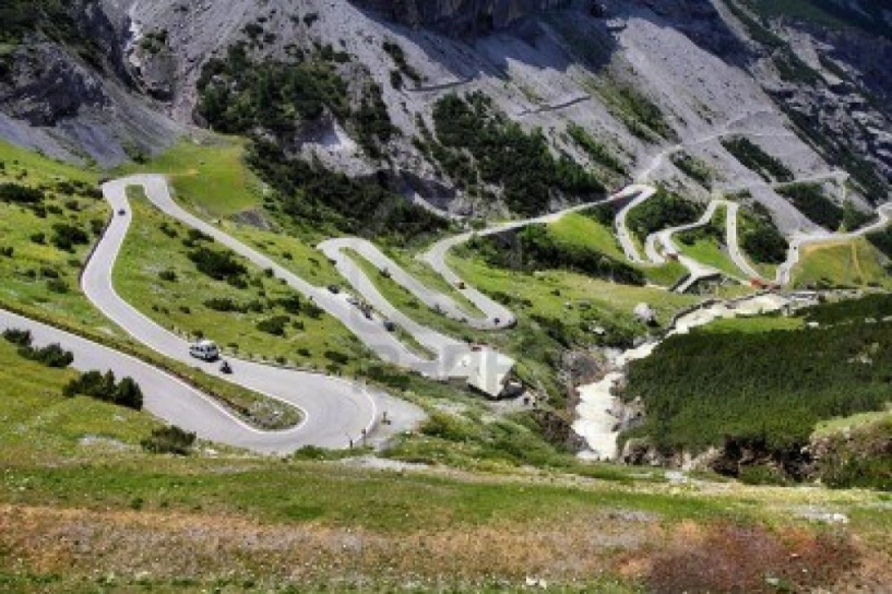 Stelvio con đeo cao nhât châu âu - 3