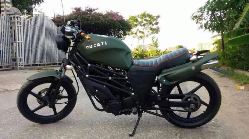 Su fx125 bị biến hình thành môtô ducati phong cách nhà binh - 3