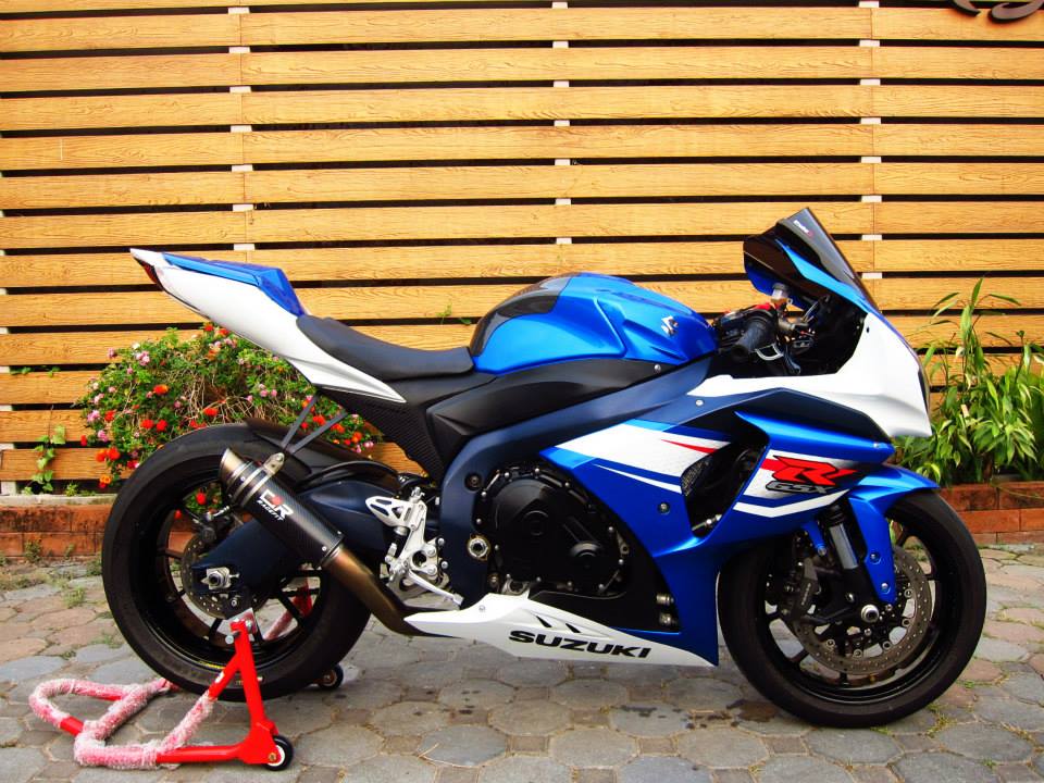 Suzuki gsx-r1000 2012 trắng xanh nhẹ nhàng - 1