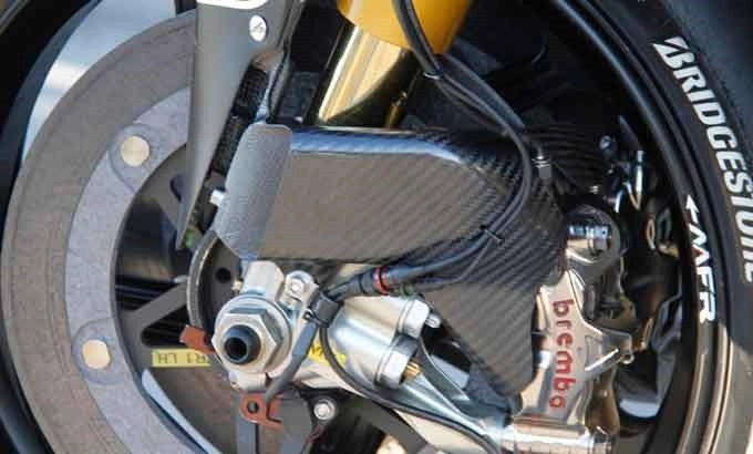Suzuki gsx-rr sử dụng phểu làm mát phanh brembo trên đường đua motogp - 3