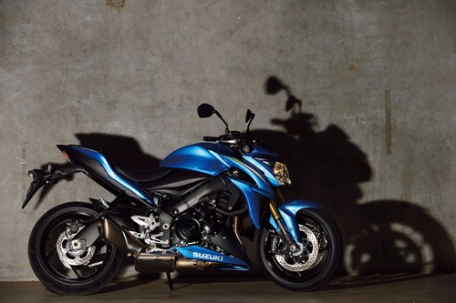 Suzuki hé lộ sức mạnh của gsx-s1000 - 1