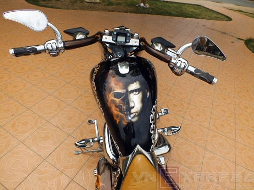 Suzuki intruder cỗ máy mới của ghost rider - 11