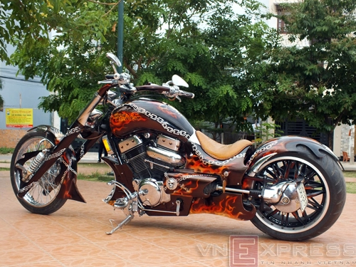 Suzuki intruder cỗ máy mới của ghost rider - 16