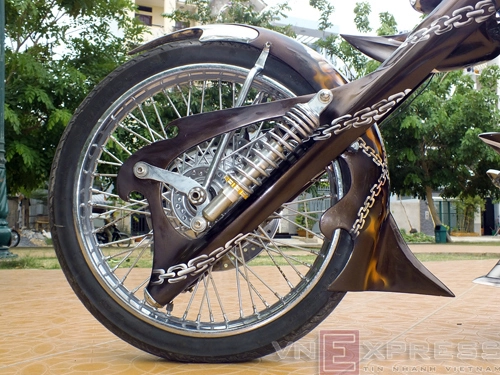 Suzuki intruder cỗ máy mới của ghost rider - 18