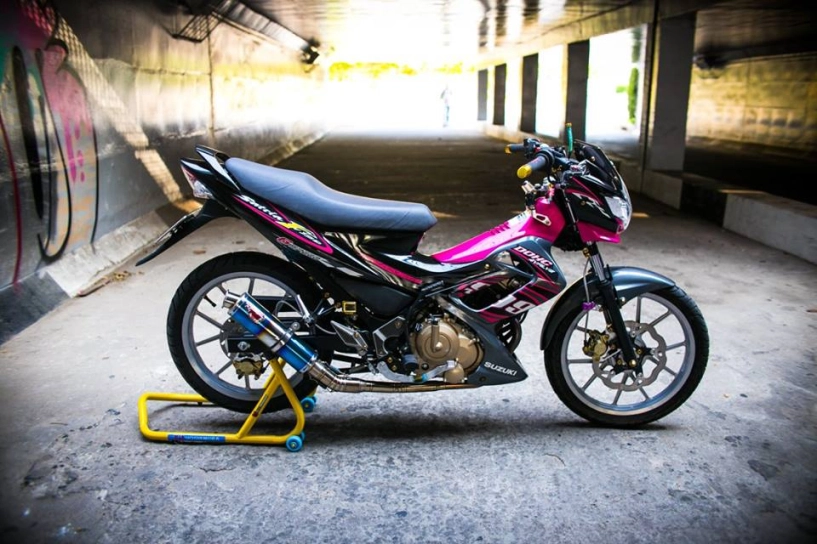 Suzuki raider 150 độ gần như full option của biker sài gòn - 1