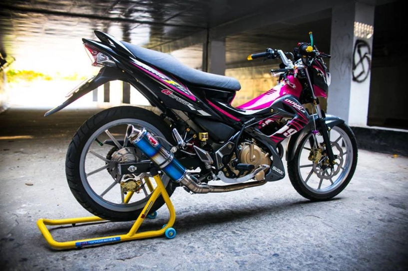 Suzuki raider 150 độ gần như full option của biker sài gòn - 12