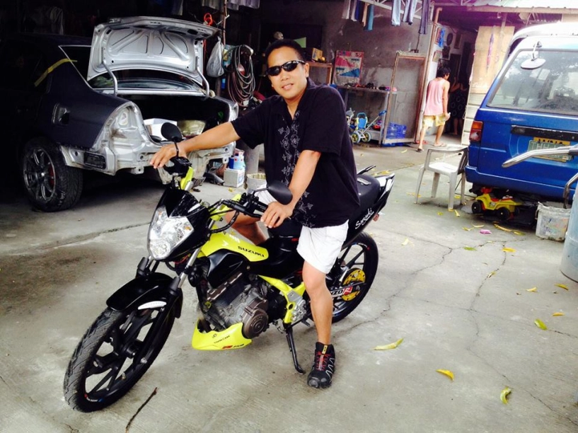 Suzuki raider 150 sườn vàng áo đen - 13