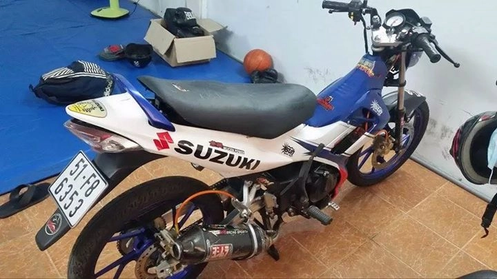 Suzuki raider nhẹ nhàng cùng súng yoshimura - 1