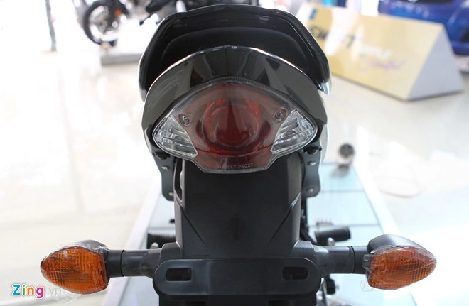 Suzuki raider r150 2015 ảnh chi tiết ngoài showroom - 9