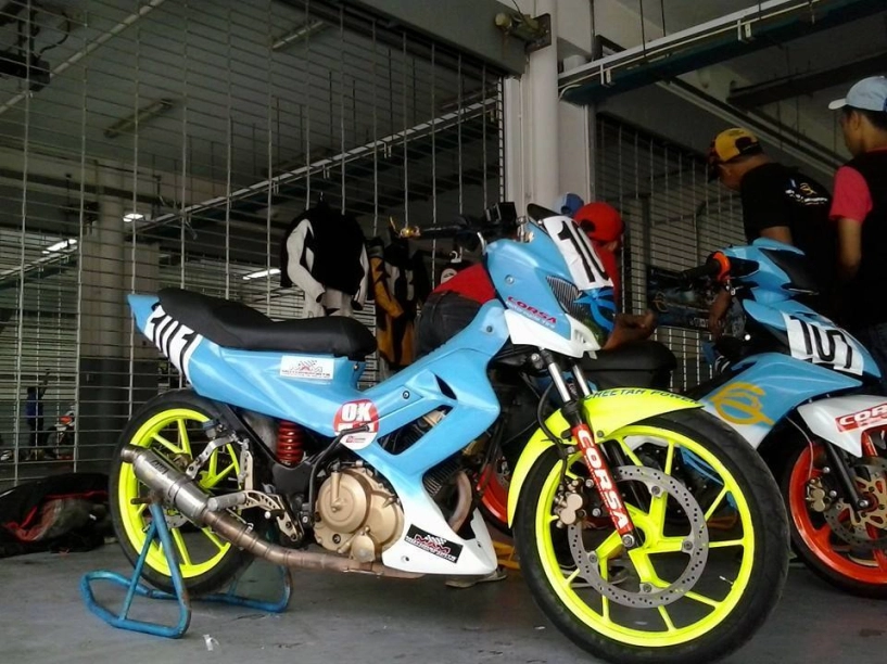 Suzuki satria f độ kiểng màu xanh petronas đẹp lạ - 3