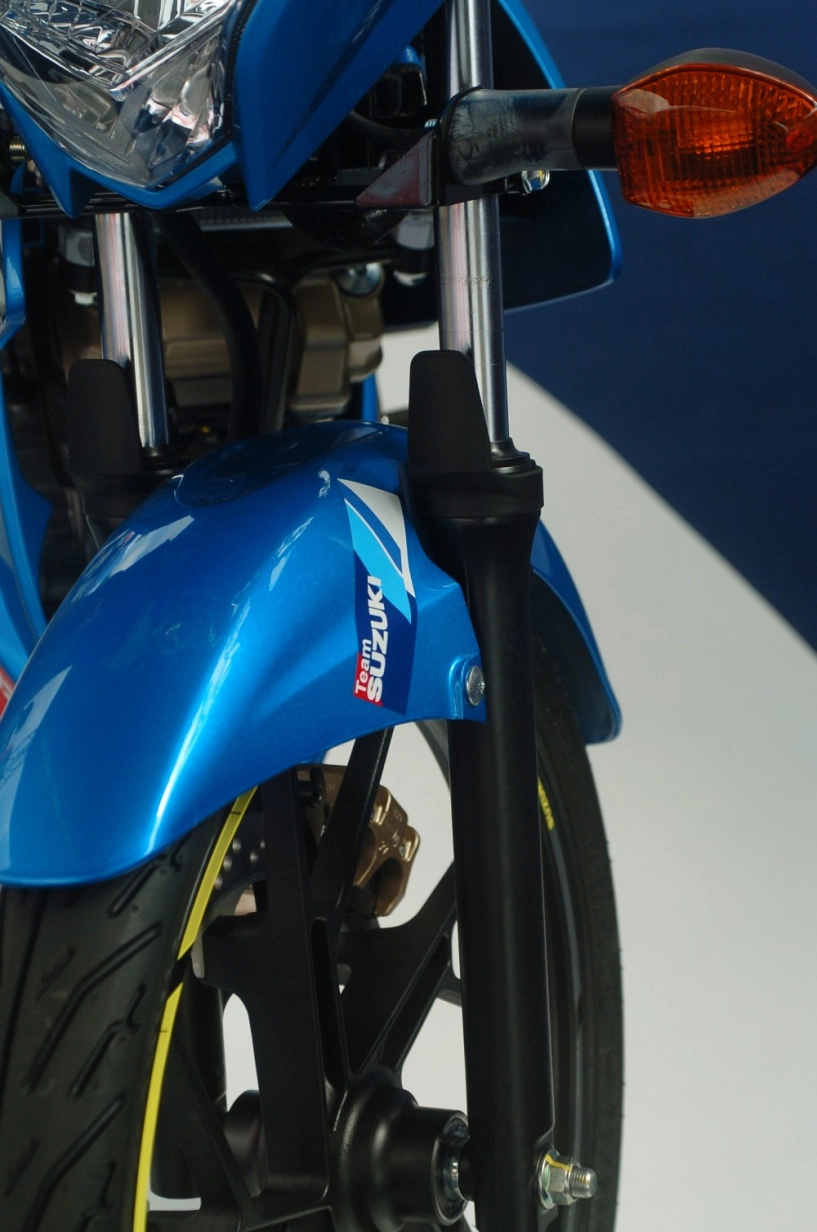 Suzuki việt nam lần đầu tiên trưng bày mẫu xe moto gp satria f150 - 3