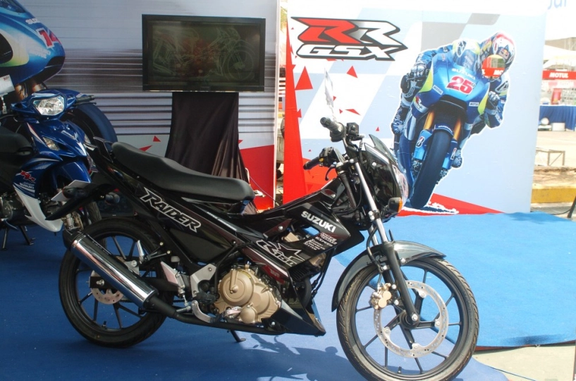 Suzuki việt nam lần đầu tiên trưng bày mẫu xe moto gp satria f150 - 9