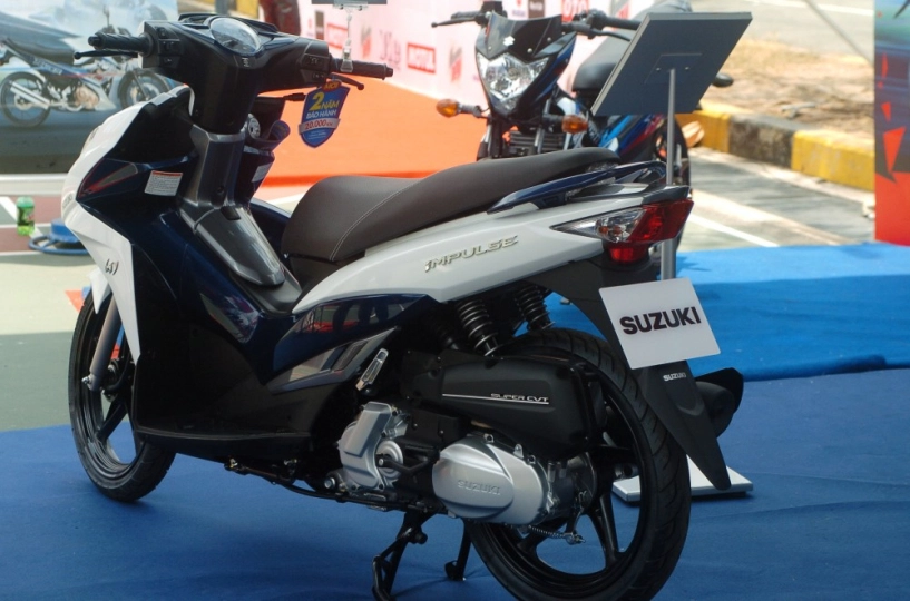 Suzuki việt nam lần đầu tiên trưng bày mẫu xe moto gp satria f150 - 10