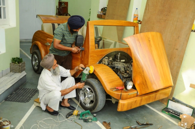 Thợ mộc ấn độ chế ôtô gỗ chạy 120kmgiờ - 5