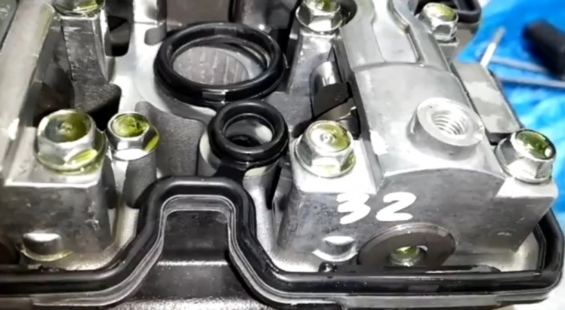 Thử phân biệt bên trong đầu bò xe raider và fx125 nhà suzuki - 5
