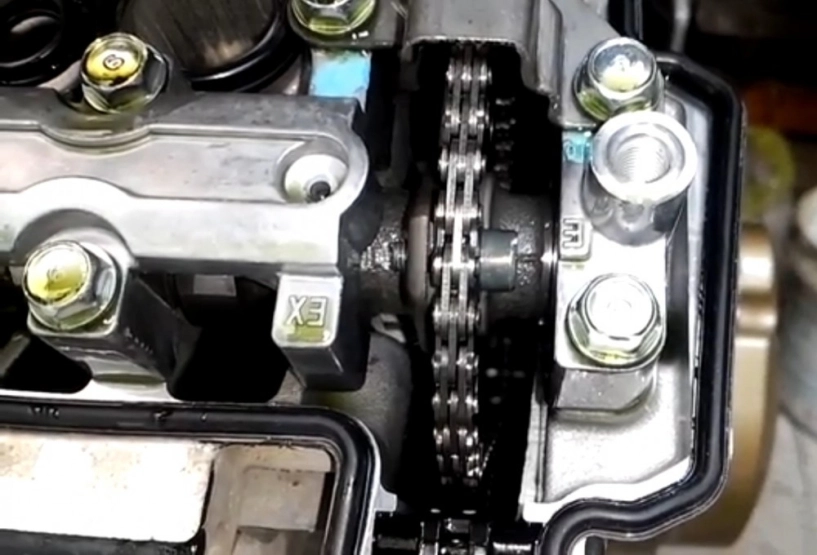 Thử phân biệt bên trong đầu bò xe raider và fx125 nhà suzuki - 9