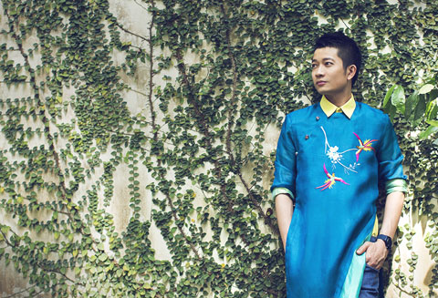 Thuận việt tự làm mẫu cho sưu tập áo dài mới - 3