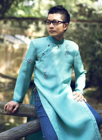 Thuận việt tự làm mẫu cho sưu tập áo dài mới - 5
